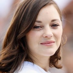 8 Beauty Tricks We Learned from the French