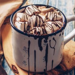 Best Ways to Make Your Hot Chocolate Boozy Best Ways to Make Your Hot Chocolate Boozy