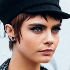 Cara Delevingne Dyed Her Signature Pixie Cut Golden Blonde Cara Delevingne Dyed Her Signature Pixie Cut Golden Blonde