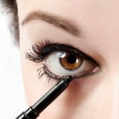 How to Apply Liquid Liner in 3 Ridiculously Easy Gifs How to Apply Liquid Liner in 3 Ridiculously Easy Gifs