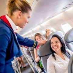 7 Things Flight Attendants Notice About Passengers in 3 Seconds