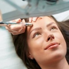 10 Things You're Doing That Make Dermatologists Cringe 10 Things You're Doing That Make Dermatologists Cringe