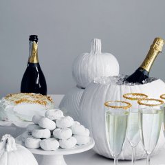 6 Last-Minute Halloween Decor Ideas That Are Anything but Kitsch 6 Last-Minute Halloween Decor Ideas That Are Anything but Kitsch