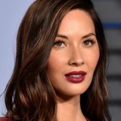 Olivia Munn's Permanent Fix for Flat, Textureless Hair
