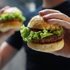 The Habits That Makes Us Overeat