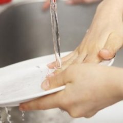 You Shouldn't Rinse Dishes Before Putting Them in the Dishwasher