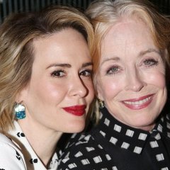 Sarah Paulson Reveals the Surprising Way She Met Her Girlfriend Sarah Paulson Reveals the Surprising Way She Met Her Girlfriend