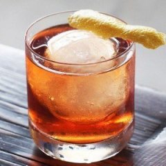The Whiskey Cocktail You Should Drink in Bars Now The Whiskey Cocktail You Should Drink in Bars Now