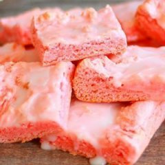 This Easy Strawberry Brownies Recipe Is So Tasty This Easy Strawberry Brownies Recipe Is So Tasty
