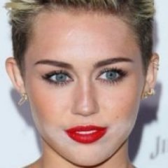 The Absolute Worst Celebrity Powder Makeup Fails Ever The Absolute Worst Celebrity Powder Makeup Fails Ever