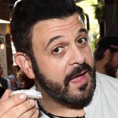 False Facts Everyone Believes About 'Man v. Food' False Facts Everyone Believes About 'Man v. Food'