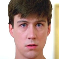 ¿Por qué Cameron de Ferris Buellers Day Off parece tan familiar?